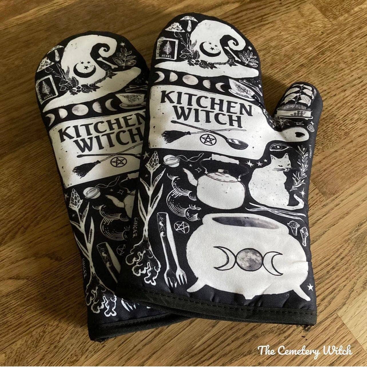 Kitchen Witch Oven Mitt